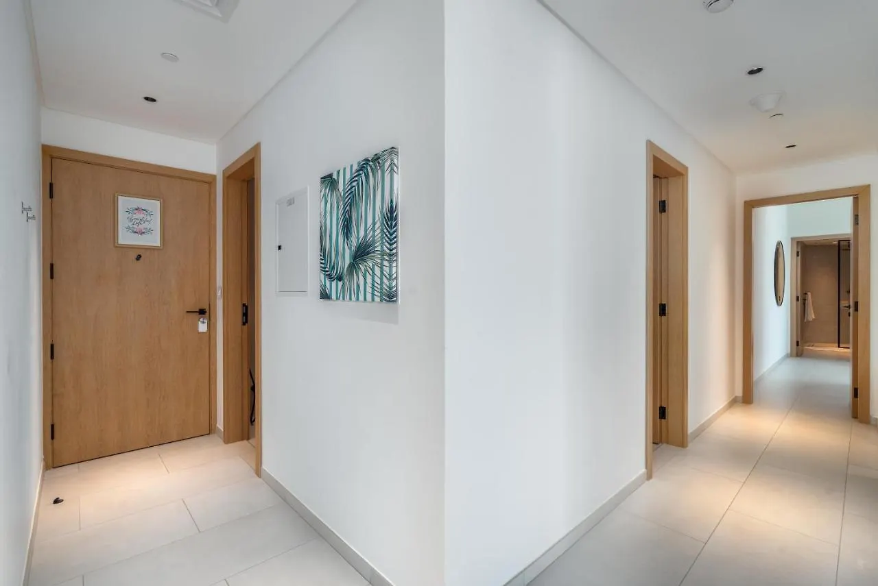 Ultimate Stay / 4 Beds / Burj Khalifa View / Ultra Modern / Business Bay دبي